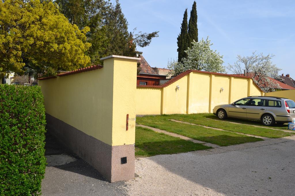 Kiskut Liget Pension Gyor Exterior photo