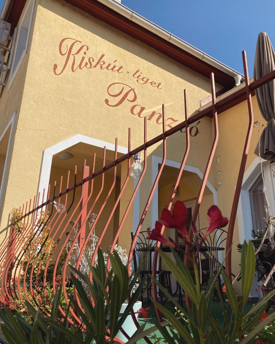 Kiskut Liget Pension Gyor Exterior photo