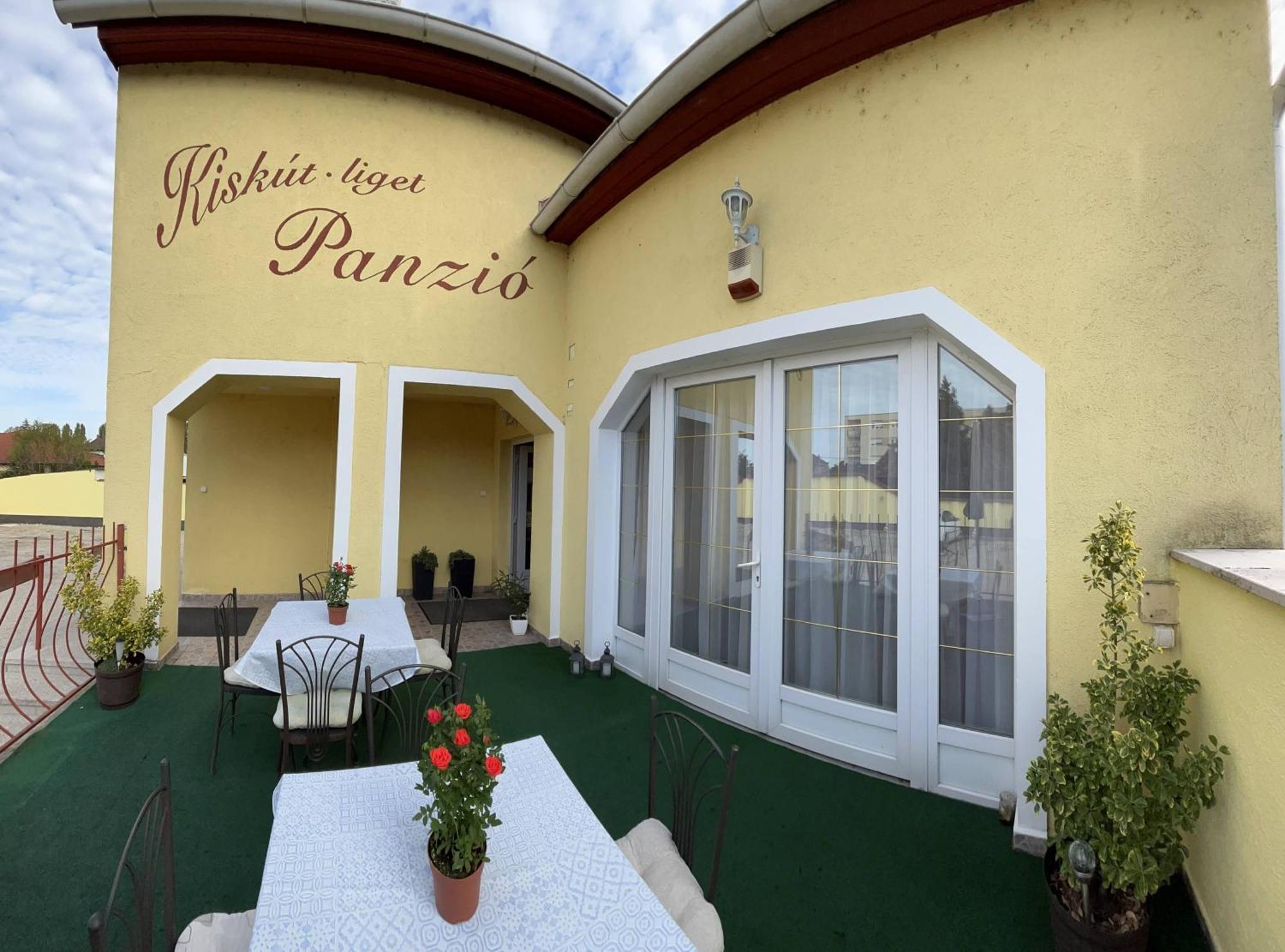 Kiskut Liget Pension Gyor Exterior photo